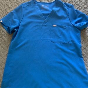 Large one pocket scrub top, like new, worn once